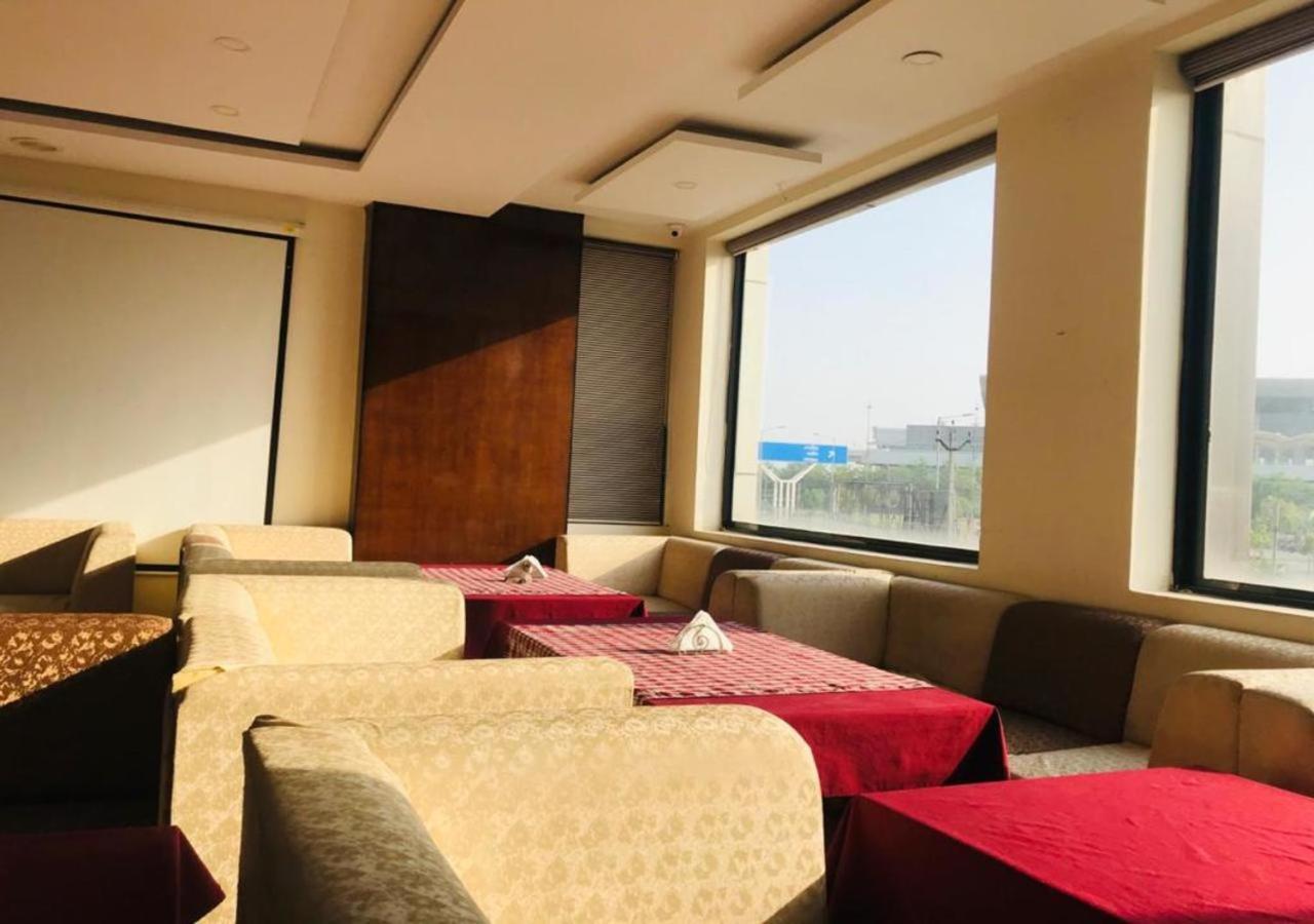 Hotel Eurasia Mohali International Airport Zirakpur Exteriér fotografie